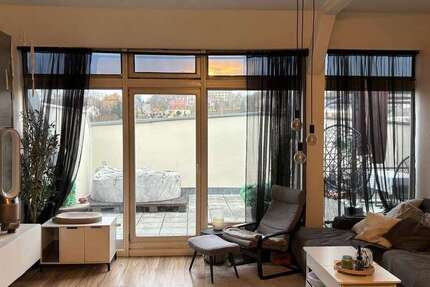 Wohnung zum Mieten in Werdau 450 € 77.9 m² 2 zimmer