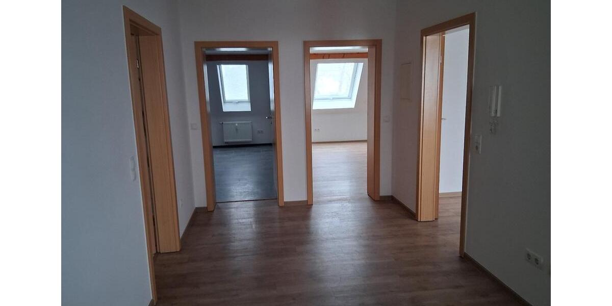 Dachgeschoßwohnung Gera Alt-Bieblach - 3 Zimmer, 104 m&sup2;, 546&euro; | Angebot:26017987