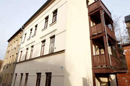 2-Zimmer-Wohnung mit BALKON, große Küche, Badewanne - frisch renoviert 2 zimmer