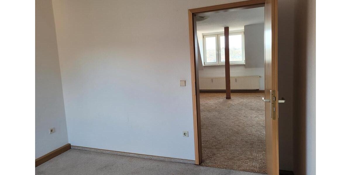 Etagenwohnung Crimmitschau - 2 Zimmer, 55 m&sup2;, 272&euro; | Angebot:26381427