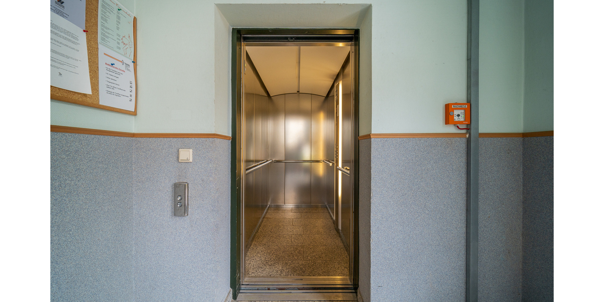 Altersgerechte & ruhig gelegene 1 Zimmer Whg. m. Balkon & Aufzug (WE16) - Dachgeschoßwohnung Gera Ostviertel | Angebot:26882324