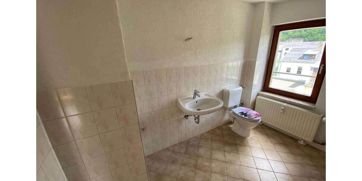Dachgeschoßwohnung Greiz - 2 Zimmer, 68 m&sup2;, 340&euro; | Angebot:26462523