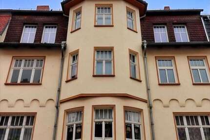 Haus zum Kaufen in Zeitz 97.500 € 500 m² 16 zimmer