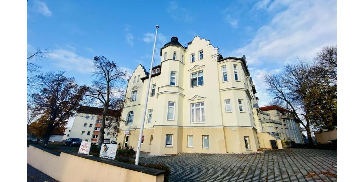 2 Raum DG-Wohnung - Bad mit Fenster, Wanne und Dusche - Dachgeschoßwohnung Gera Alt-Bieblach | Angebot:26233629