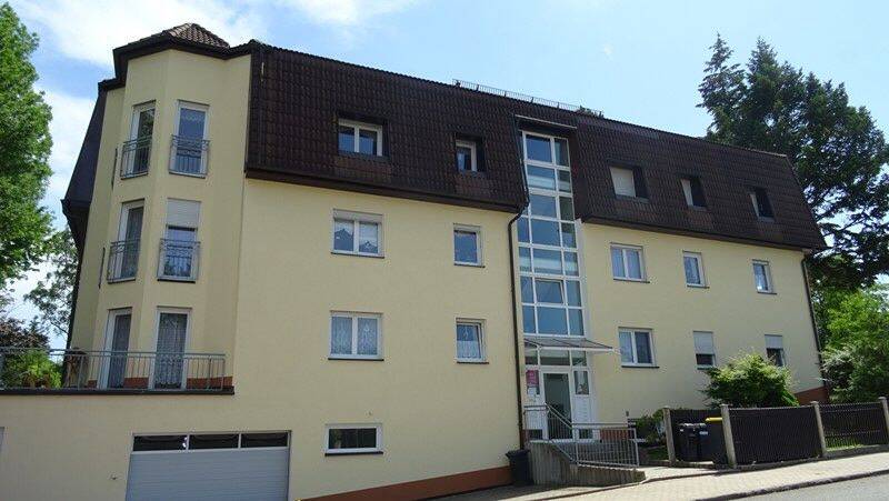 Etagenwohnung Crimmitschau - 2 Zimmer, 66 m&sup2;, 410&euro; | Angebot:26797877