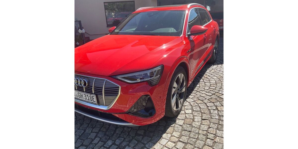 Audi e-tron 36.958 km 31.500 &euro; Bad Köstritz 07586