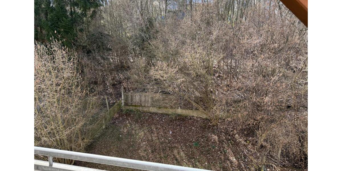 Dachgeschoßwohnung Greiz - 3 Zimmer, 65 m&sup2;, 325&euro; | Angebot:26070754