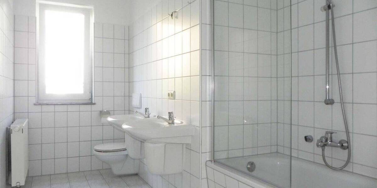 Etagenwohnung Greiz - 2 Zimmer, 61 m&sup2;, 49.000&euro; | Angebot:25729317