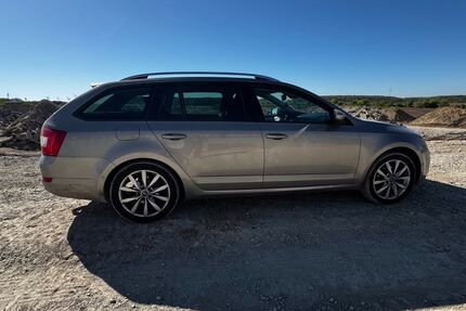 Skoda Octavia 142.000 km 10.000 &euro; Zeitz 06712