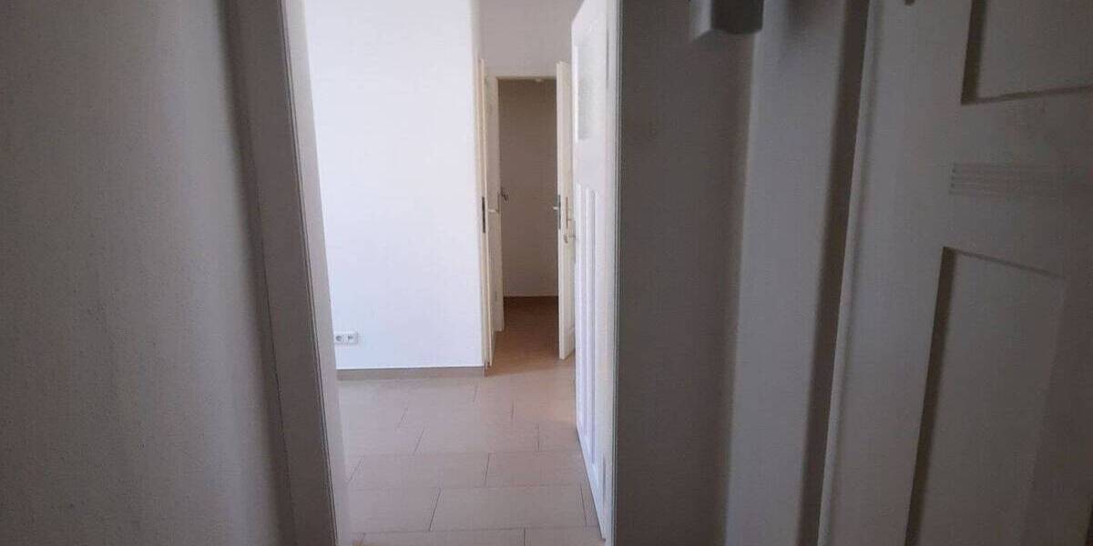 Etagenwohnung Gera Innenstadt - 2 Zimmer, 56 m&sup2;, 330&euro; | Angebot:26557977