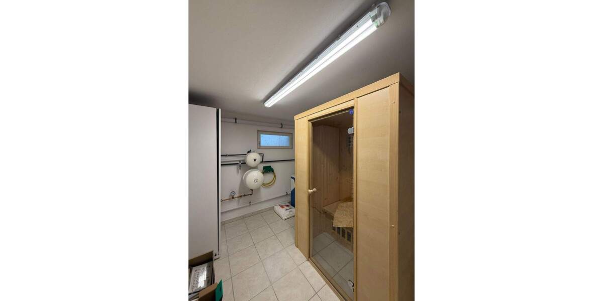 Etagenwohnung Bad Köstritz - 3 Zimmer, 130 m&sup2;, 1.700&euro; | Angebot:25662303