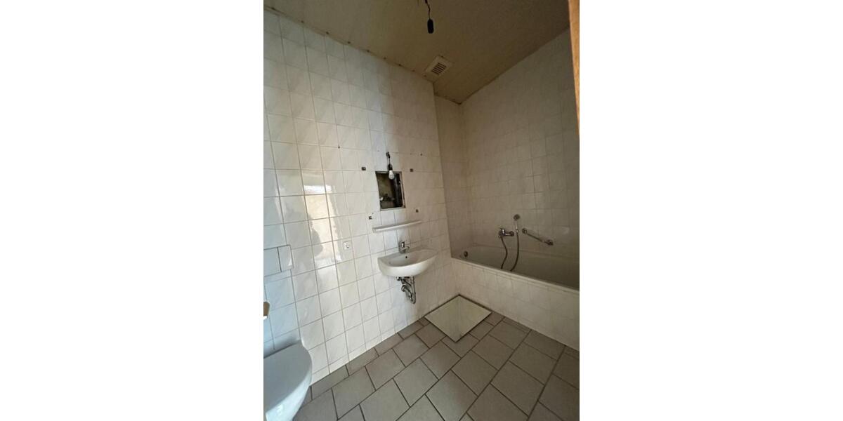 Etagenwohnung Crimmitschau - 1 Zimmer, 38 m&sup2;, 200&euro; | Angebot:25362058