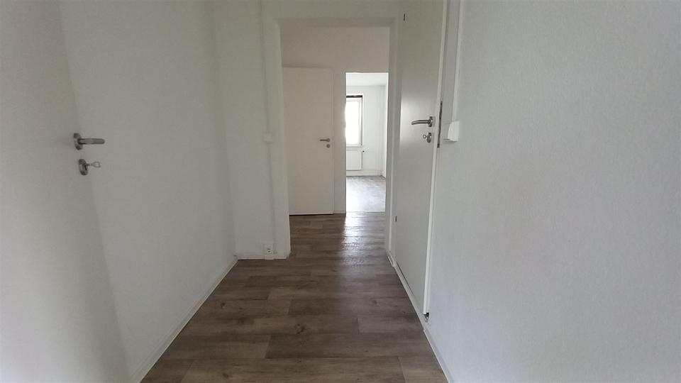 Etagenwohnung Crimmitschau - 4 Zimmer, 82 m&sup2;, 490&euro; | Angebot:20461486