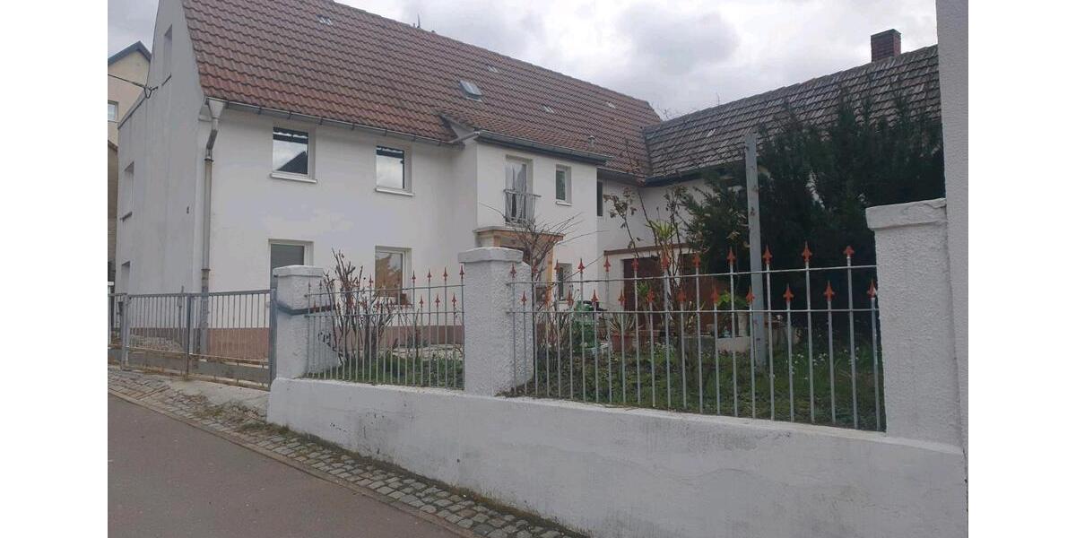Etagenwohnung Meuselwitz - 8 Zimmer, 160 m&sup2;, 1.200&euro; | Angebot:26321990