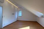 Etagenwohnung Bad Köstritz - 3 Zimmer, 130 m&sup2;, 1.700&euro; | Angebot:25662303