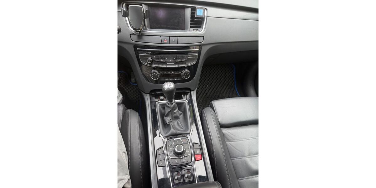 Peugeot 508 158.000 km 5.299 &euro; Crimmitschau 08451