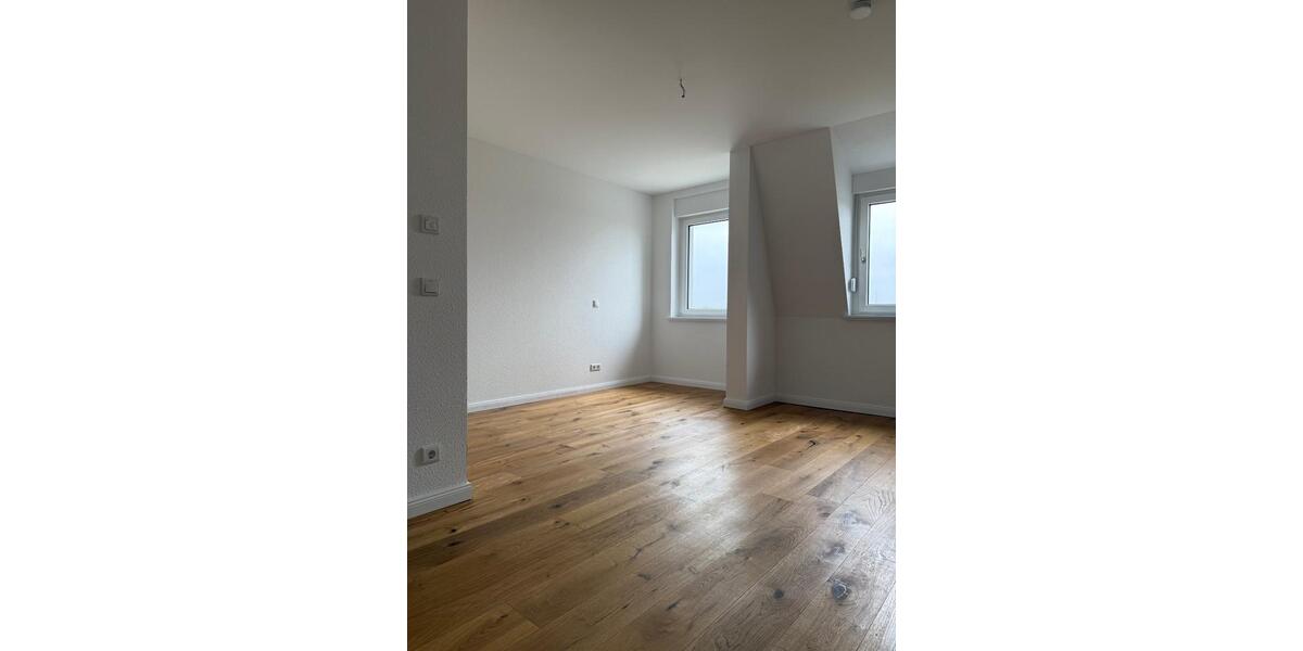 Dachgeschoßwohnung Meerane - 5 Zimmer, 117 m&sup2;, 1.300&euro; | Angebot:26325768