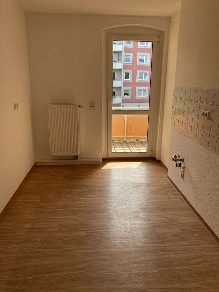 Wohnung zum Mieten in Gera 450 € 84.01 m²