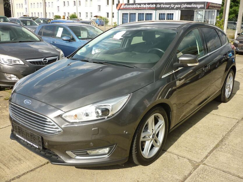 Ford Focus 126.000 km 10.900 € Gera 07548