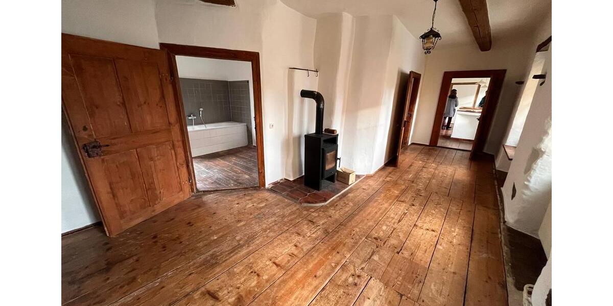 Etagenwohnung Neustadt an der Orla - 3 Zimmer, 70 m&sup2;, 450&euro; | Angebot:26398902