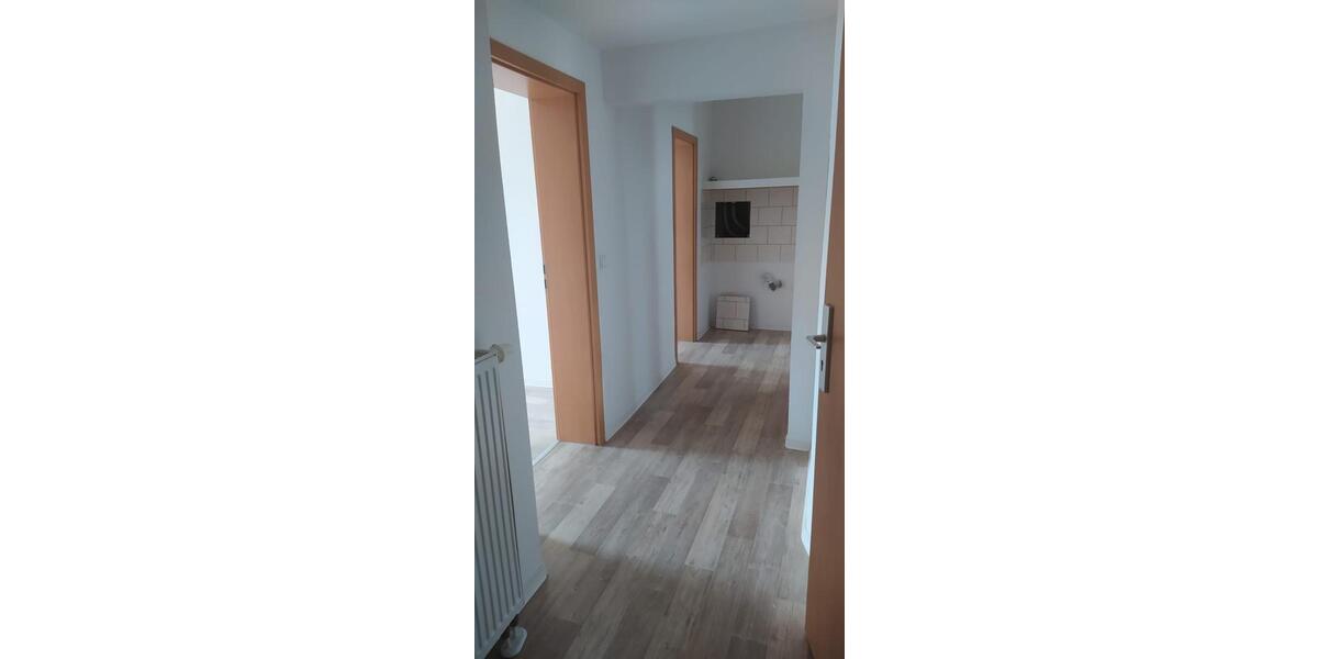 Erdgeschoßwohnung Gera Alt-Taubenpreskeln - 4 Zimmer, 105 m&sup2;, 600&euro; | Angebot:25959372