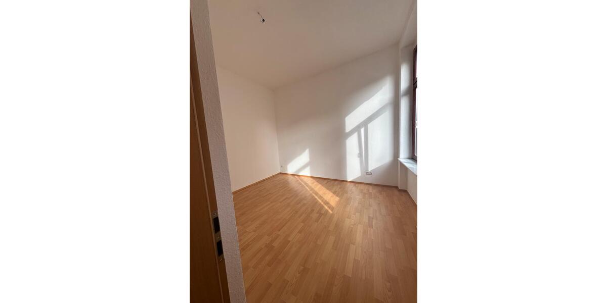 Etagenwohnung Altenburg - 5 Zimmer, 106 m&sup2;, 636&euro; | Angebot:25999857