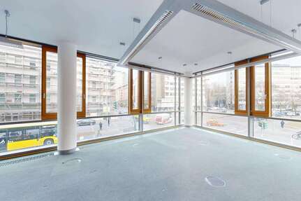 Büro in Berlin 11.424 € 476 m²