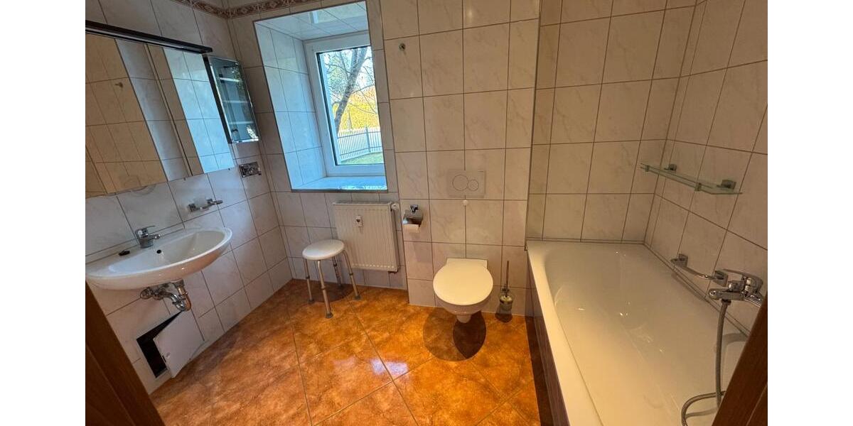 Erdgeschoßwohnung Droyßig - 2 Zimmer, 60 m&sup2;, 368&euro; | Angebot:26001817