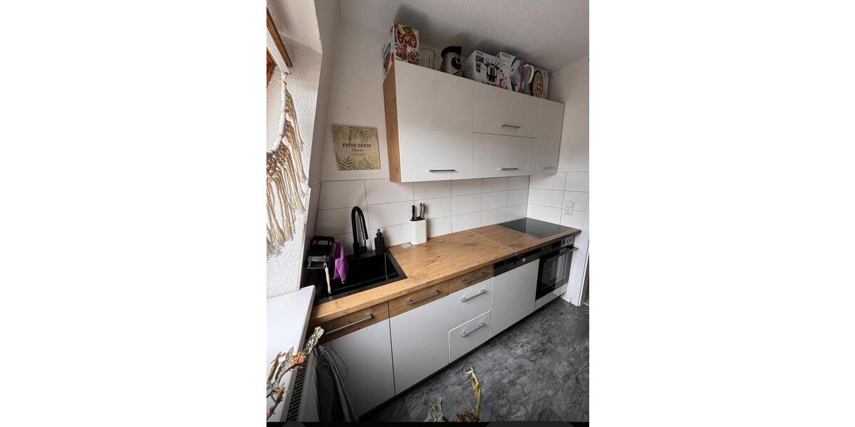 Dachgeschoßwohnung Meerane - 1 Zimmer, 40 m&sup2;, 300&euro; | Angebot:25102021