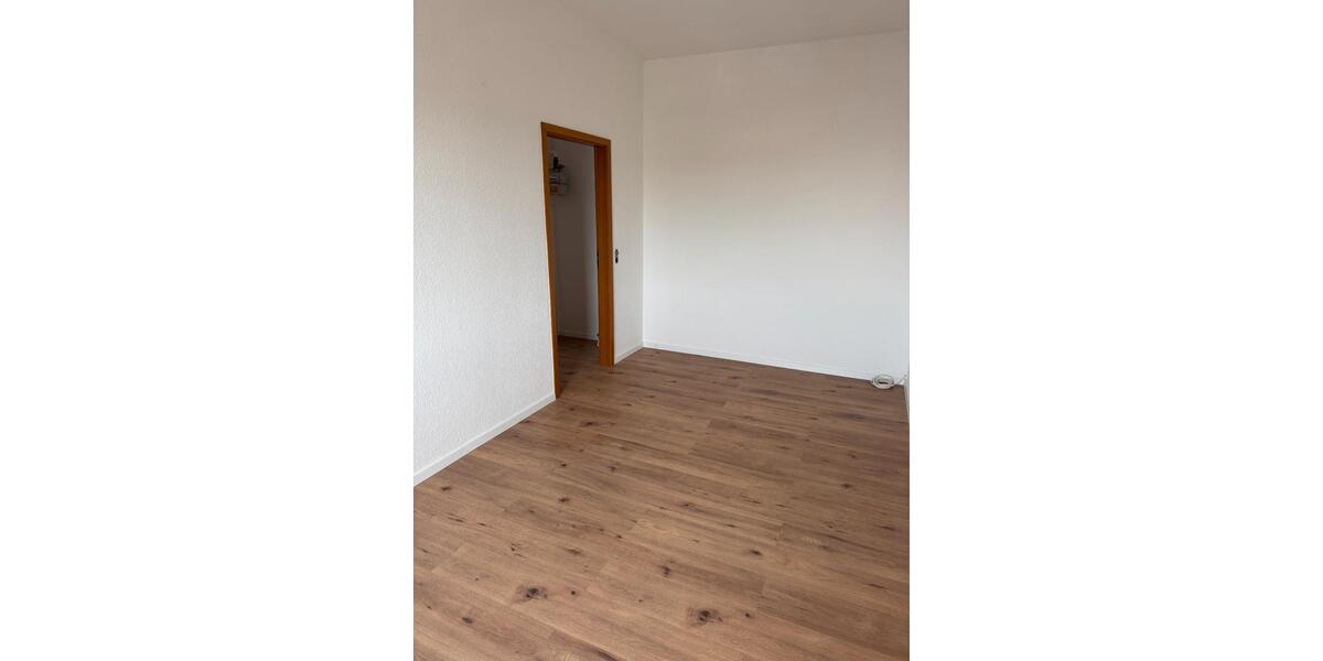 Etagenwohnung Gera Alt-Bieblach - 4 Zimmer, 100 m&sup2;, 646&euro; | Angebot:25995884