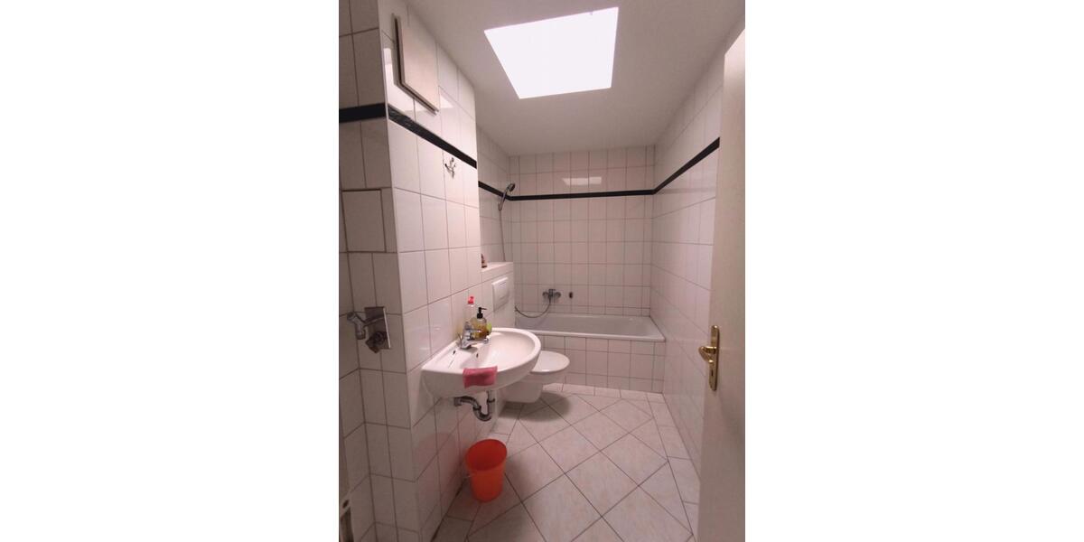 Dachgeschoßwohnung Gera Alt-Bieblach - 3 Zimmer, 61 m&sup2;, 530&euro; | Angebot:27722133