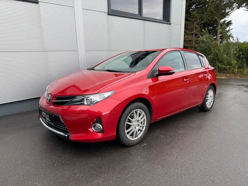 Toyota Auris 115.446 km 10.295 € Langenwetzendorf 07957