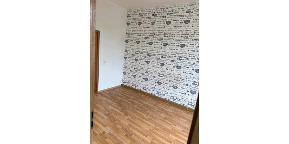 Etagenwohnung Werdau - 4 Zimmer, 92 m&sup2;, 500&euro; | Angebot:26529823