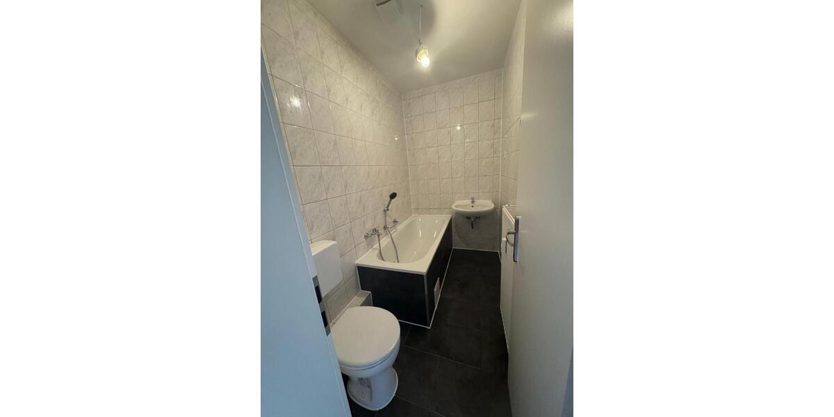 Etagenwohnung Zeitz - 2 Zimmer, 65 m&sup2;, 422&euro; | Angebot:26222985