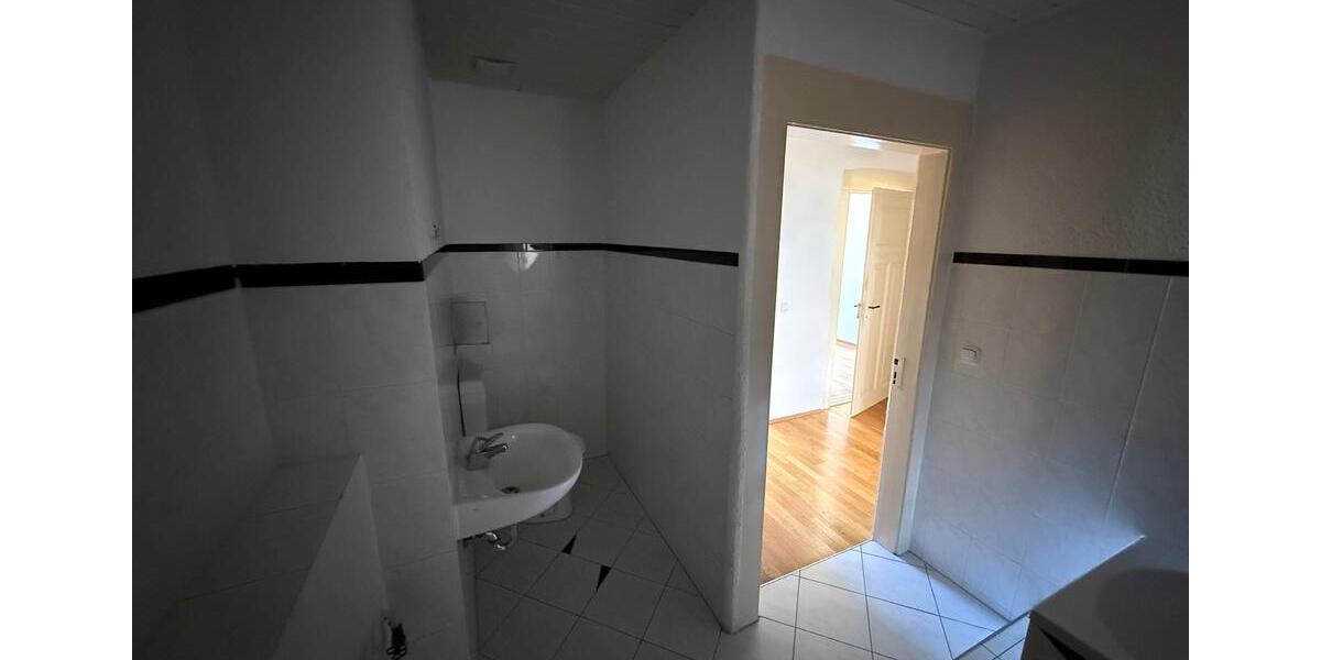 Dachgeschoßwohnung Greiz - 3 Zimmer, 65 m&sup2;, 325&euro; | Angebot:26070754
