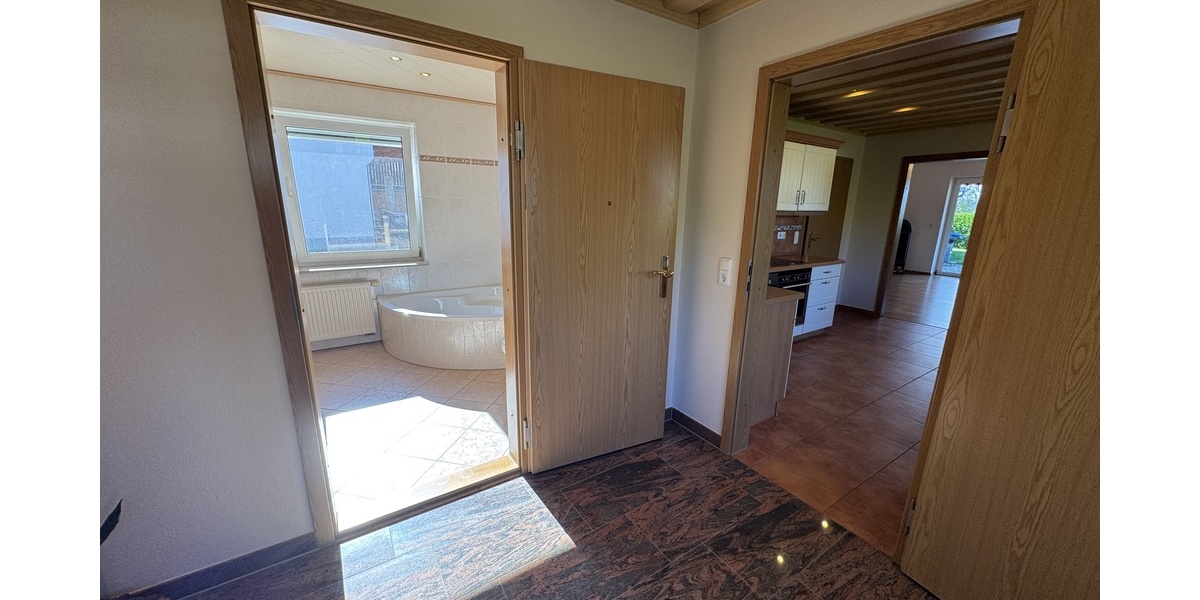Haus zur Miete mit Einbauküche, Möbel, Wintergarten, Terrasse! Garten! Carport! - Bungalow Gera Alt-Bieblach | Angebot:27718786