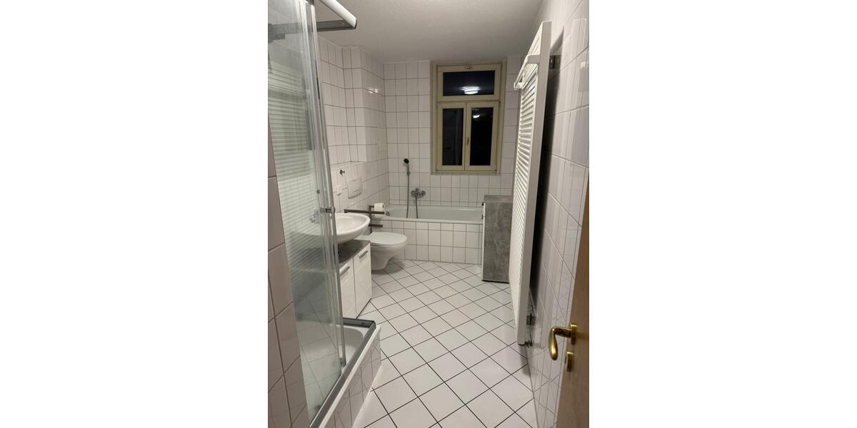 Etagenwohnung Altenburg - 2 Zimmer, 83 m&sup2;, 498&euro; | Angebot:26613171