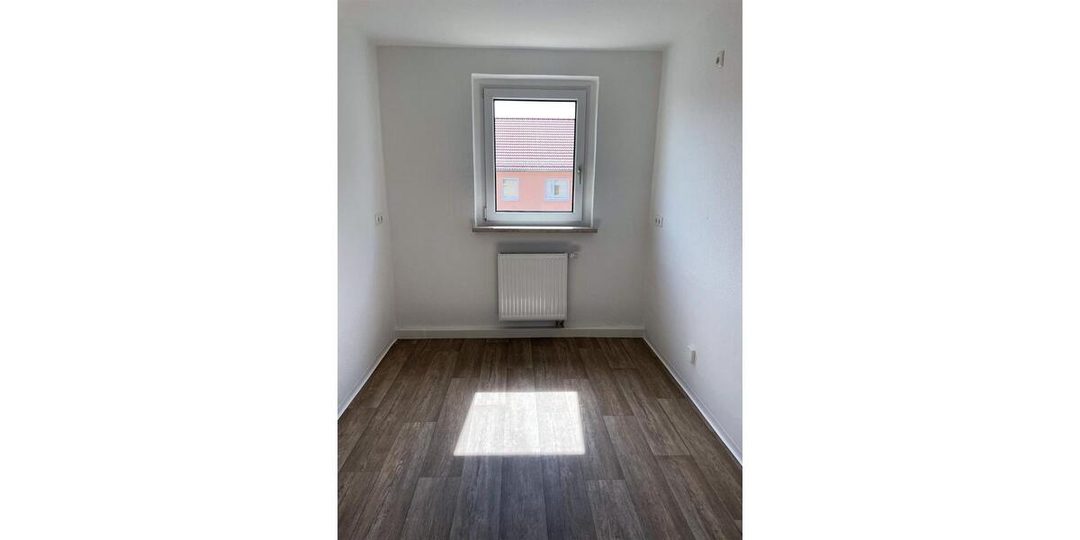 Etagenwohnung Weida - 3 Zimmer, 95 m&sup2;, 570&euro; | Angebot:21384205