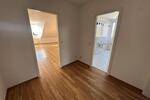 Sehr helle 2 Raum-Whg. mit Ausblick über die Stadt und Garage und *Bungalow auf dem Grundstück - Dachgeschoßwohnung Gera Ostviertel | Angebot:26334867