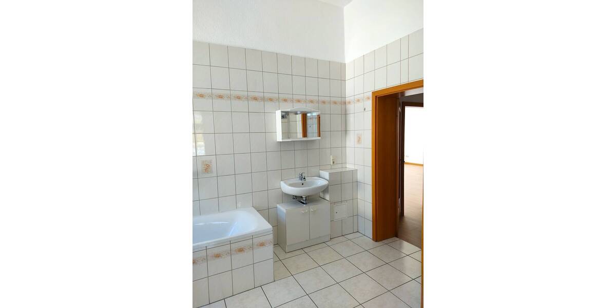 Etagenwohnung Gera Innenstadt - 3 Zimmer, 96 m&sup2;, 600&euro; | Angebot:26796130