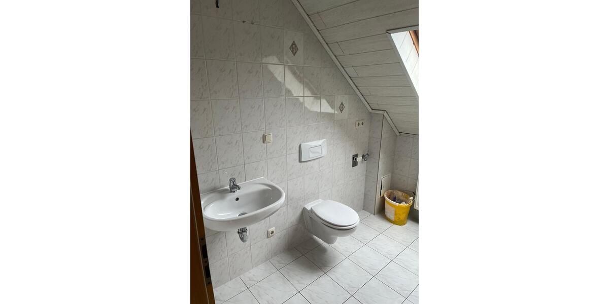 Dachgeschoßwohnung Triptis - 3 Zimmer, 80 m&sup2;, 480&euro; | Angebot:26354155