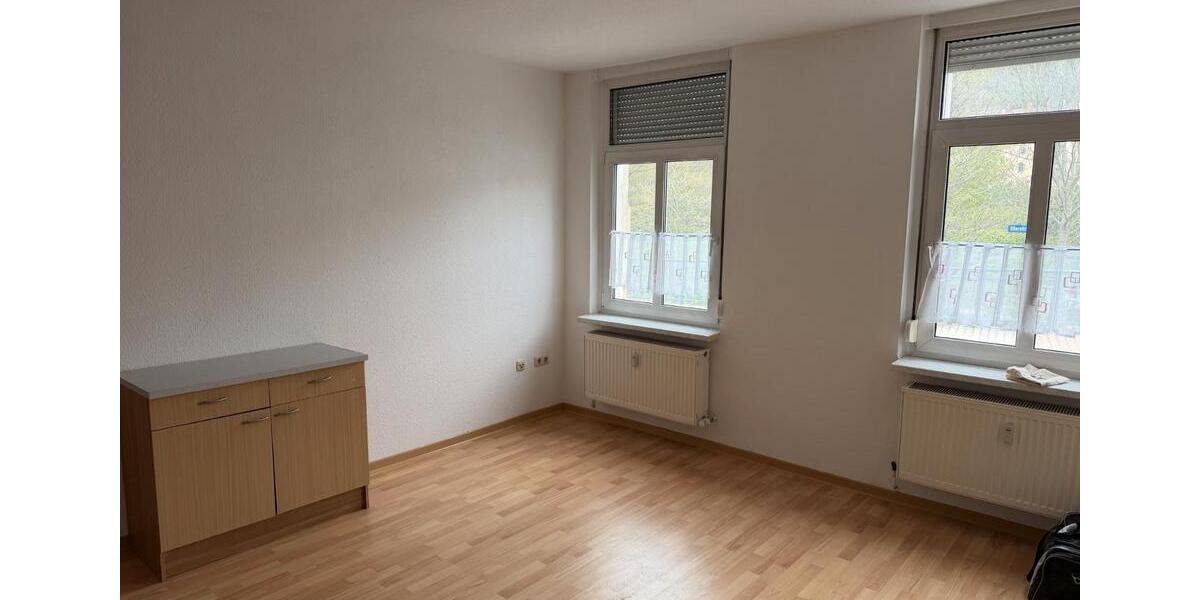 Erdgeschoßwohnung Schmölln - 1 Zimmer, 33 m&sup2;, 180&euro; | Angebot:26160437