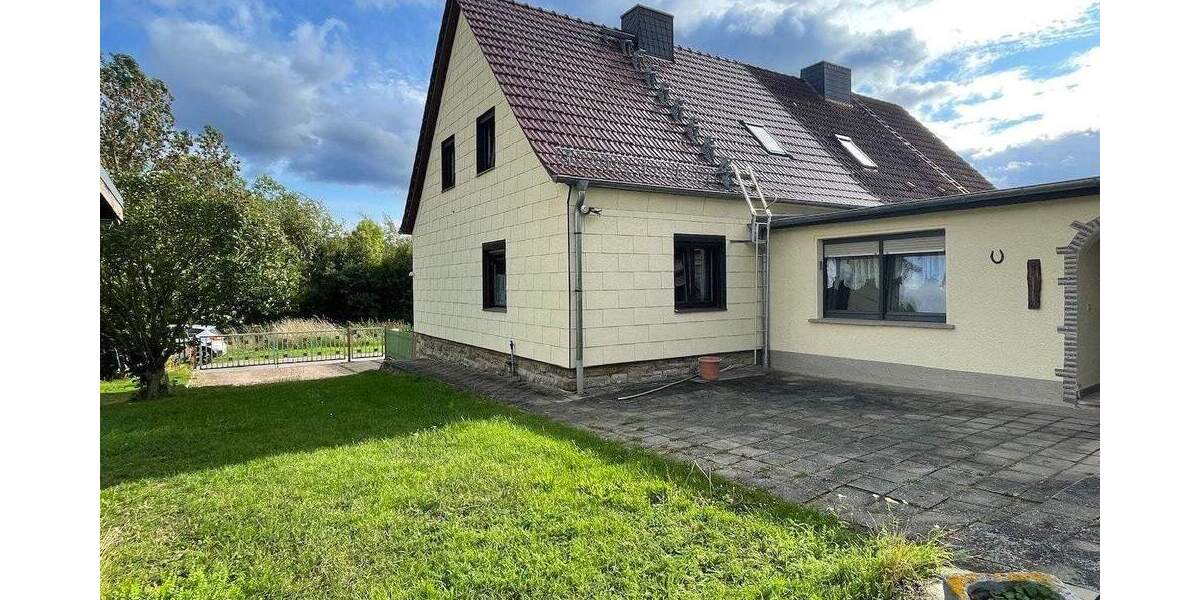 Doppelhaushälfte Droyßig - 4 Zimmer, 100 m&sup2;, 125.000&euro; | Angebot:25689985
