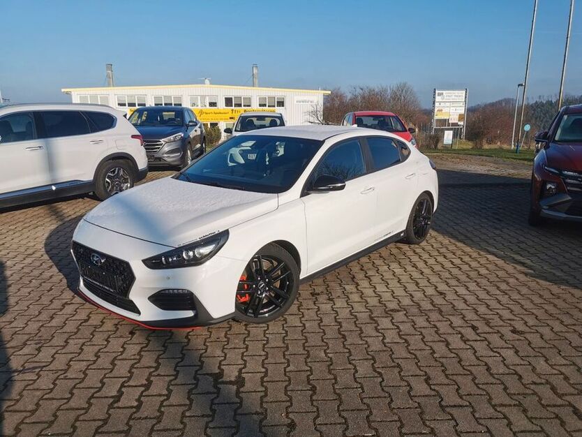 i30