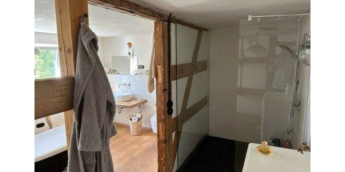 Charaktervoller Vierseithof mit Ausbaureserven, Kamine, FBH 16 zimmer