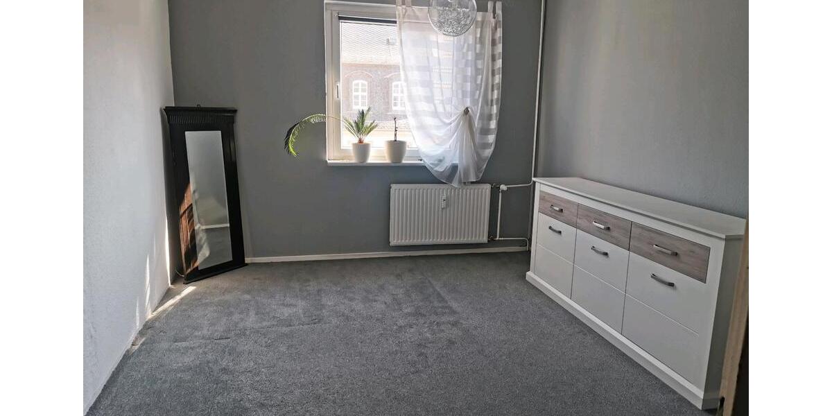 Dachgeschoßwohnung Gera - 3 Zimmer, 67 m&sup2;, 379&euro; | Angebot:26124527