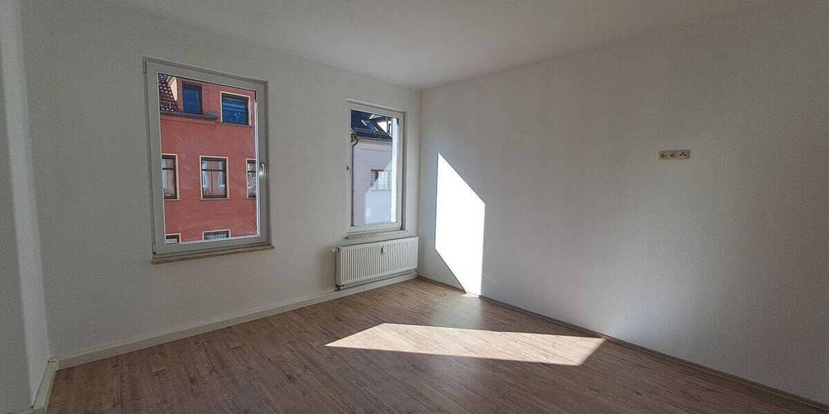 Etagenwohnung Crimmitschau - 3 Zimmer, 76 m&sup2;, 450&euro; | Angebot:26807688