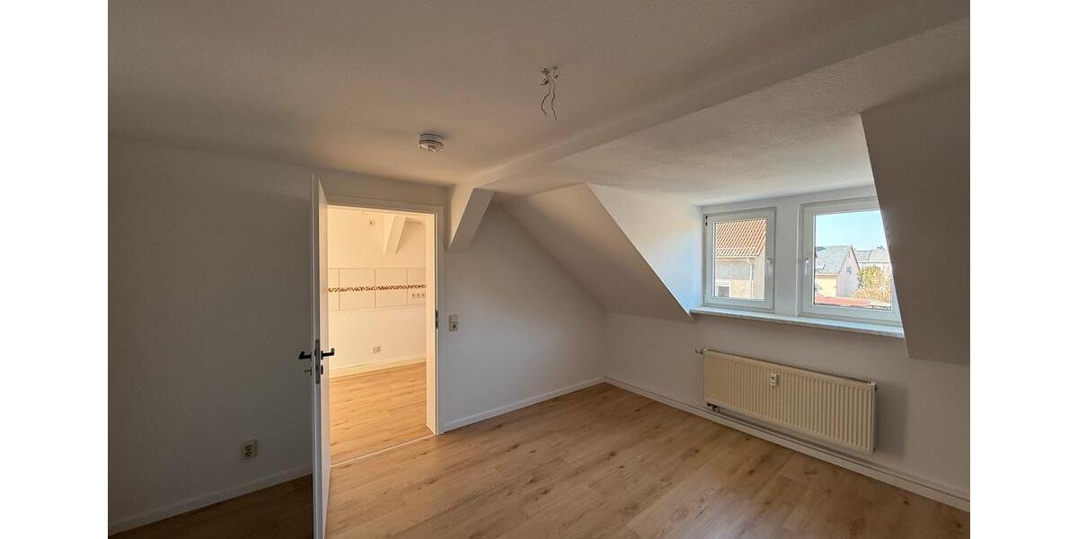 Dachgeschoßwohnung Meerane - 2 Zimmer, 57 m&sup2;, 500&euro; | Angebot:26558622