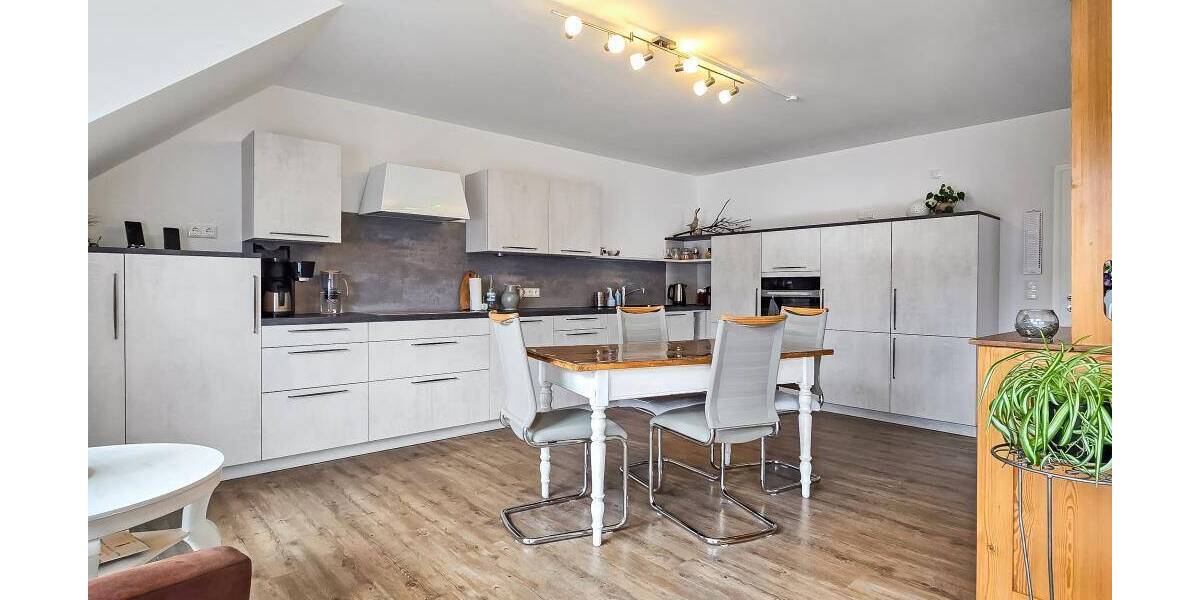 Etagenwohnung Zeulenroda-Triebes Zeulenroda - 4 Zimmer, 112 m&sup2;, 275.000&euro; | Angebot:25779267