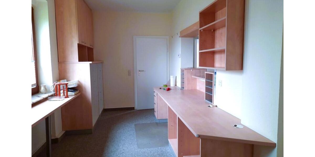 Moderne Büro - Räume oder Praxis in Meerane zur Miete – ideale Lage und Ausstattung! 6 Stellplätze zimmer